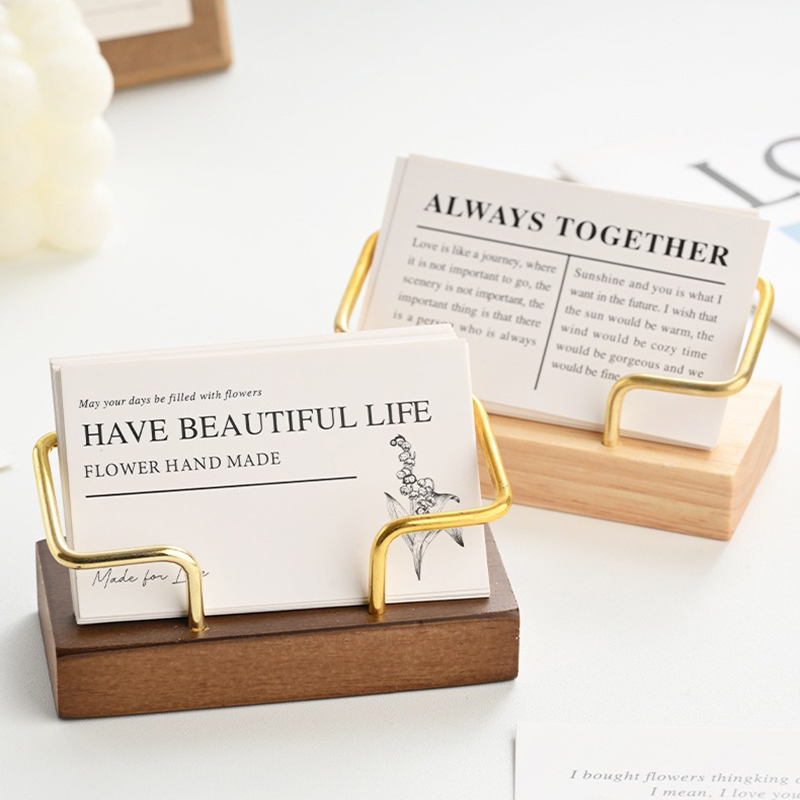 Деревянная подставка для визит – обзор и цена Desk Name Plate